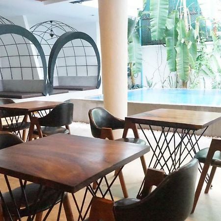 Hotel Records Phnom Penh Luaran gambar