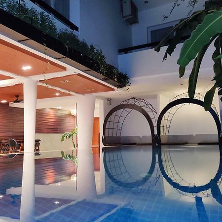 Hotel Records Phnom Penh Luaran gambar