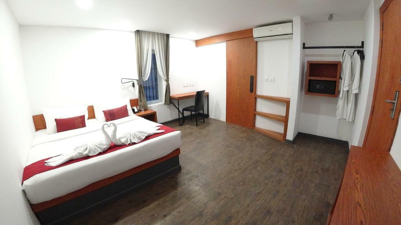 Hotel Records Phnom Penh Luaran gambar