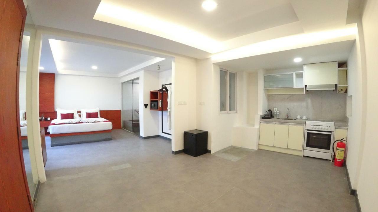 Hotel Records Phnom Penh Luaran gambar